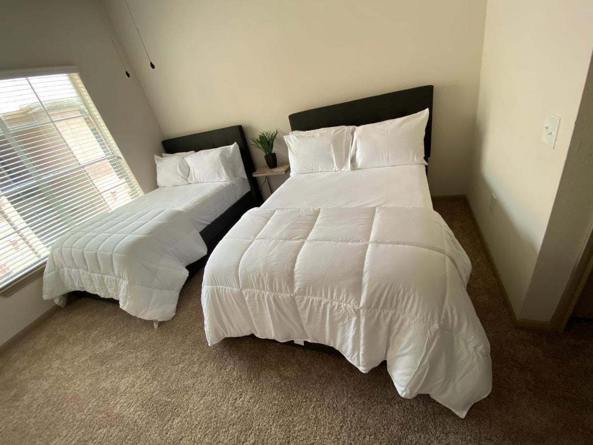 Spacious Galleria Cottage - Self Check In & Free Parking, 4 Beds 2 Bathrooms 휴스턴 외부 사진