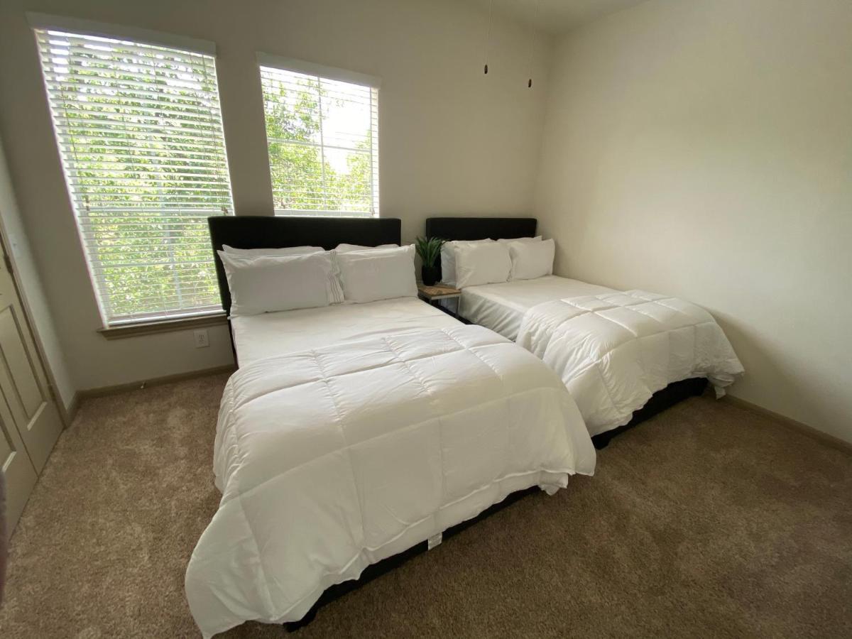 Spacious Galleria Cottage - Self Check In & Free Parking, 4 Beds 2 Bathrooms 휴스턴 외부 사진