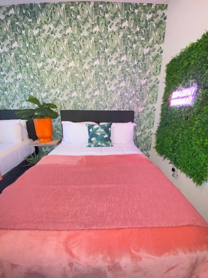 Spacious Galleria Cottage - Self Check In & Free Parking, 4 Beds 2 Bathrooms 휴스턴 외부 사진